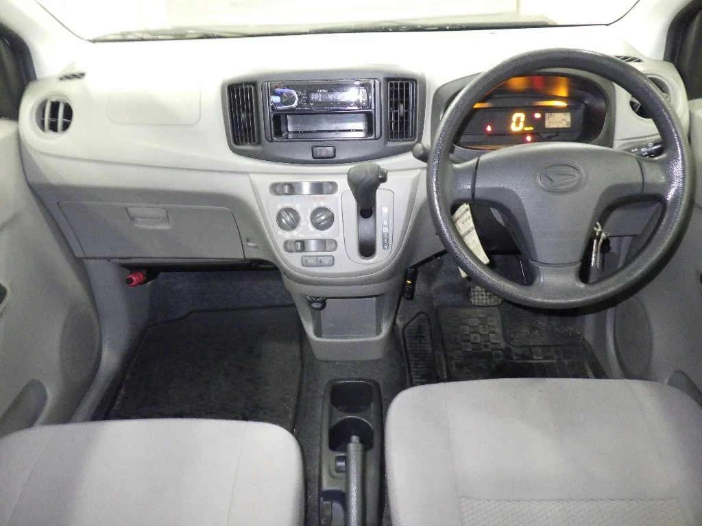 Daihatsu Mira e:S  с аукциона в Японии