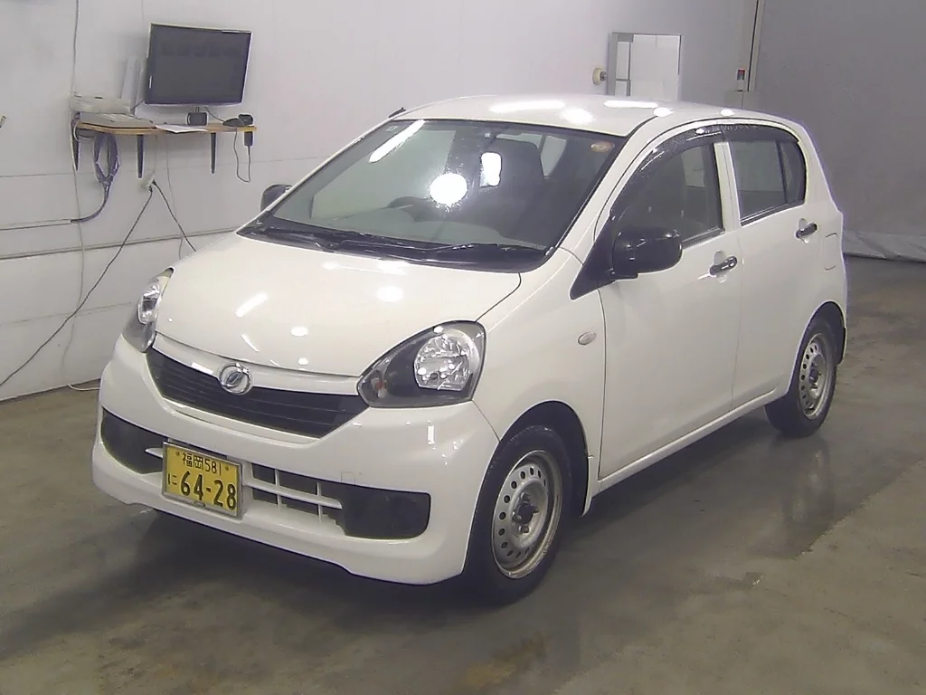 Daihatsu Mira e:S  с аукциона в Японии