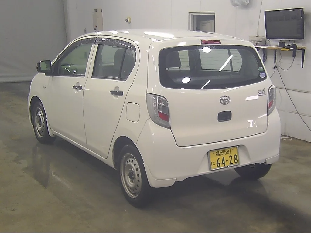 Daihatsu Mira e:S  с аукциона в Японии