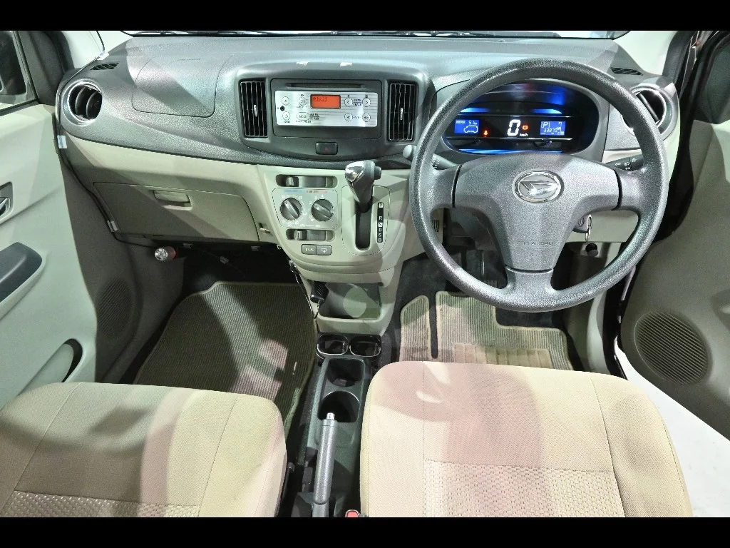 Daihatsu Mira e:S  с аукциона в Японии