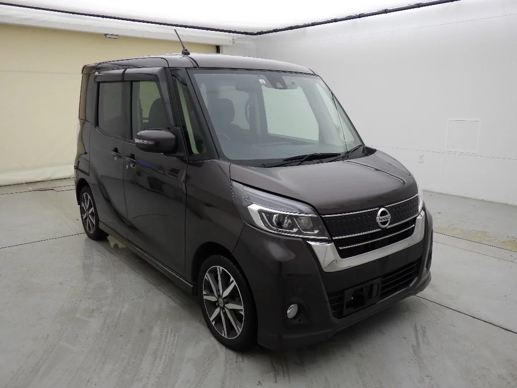 Nissan Dayz Roox  с аукциона в Японии