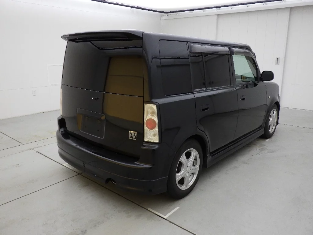 Toyota bB  с аукциона в Японии