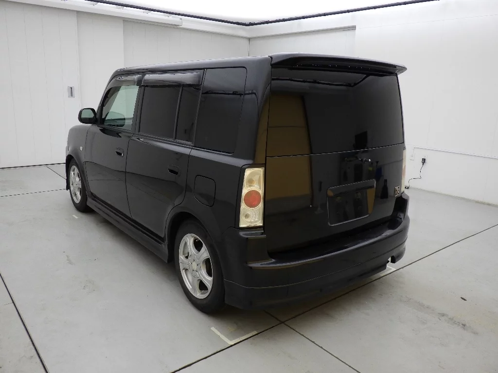 Toyota bB  с аукциона в Японии