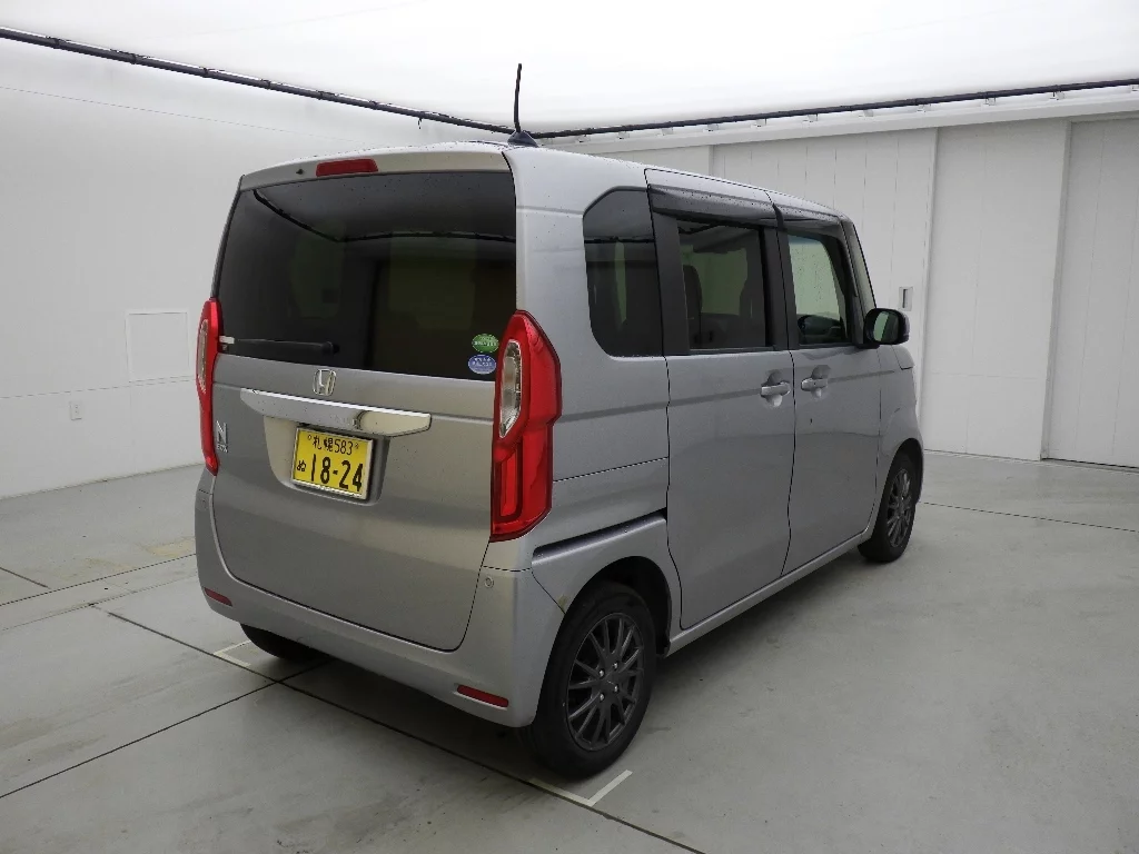 Honda N-Box  с аукциона в Японии