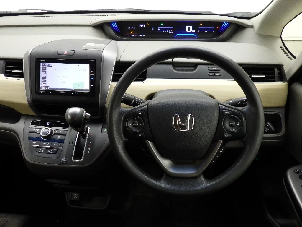 Honda Freed  с аукциона в Японии