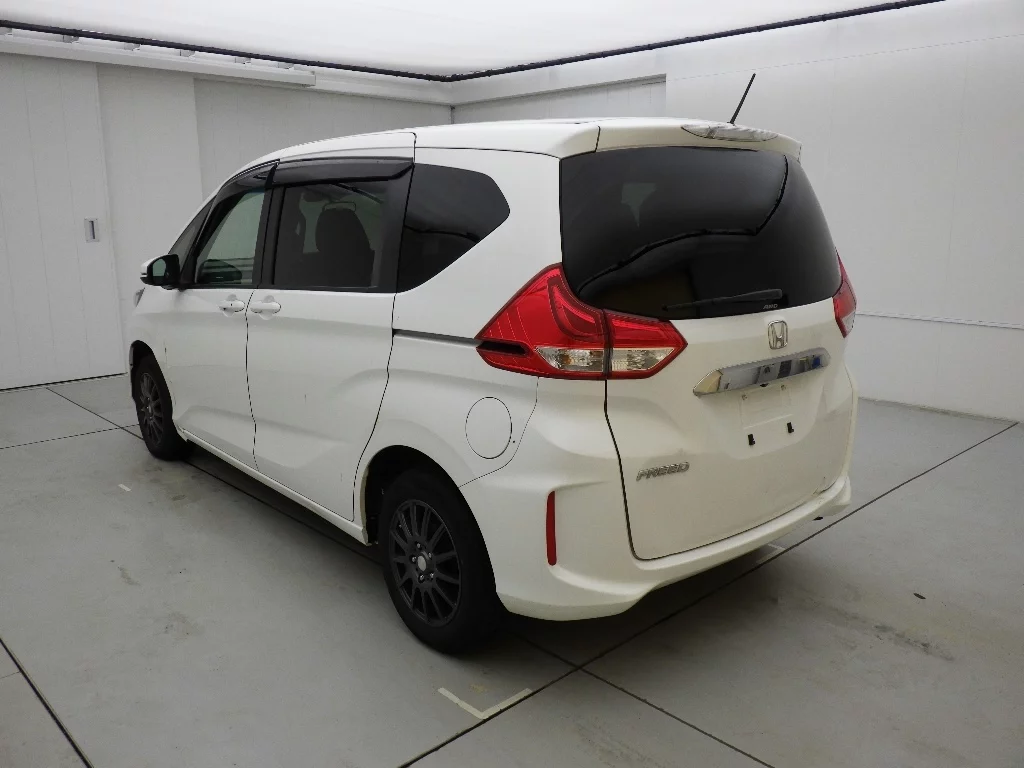 Honda Freed  с аукциона в Японии