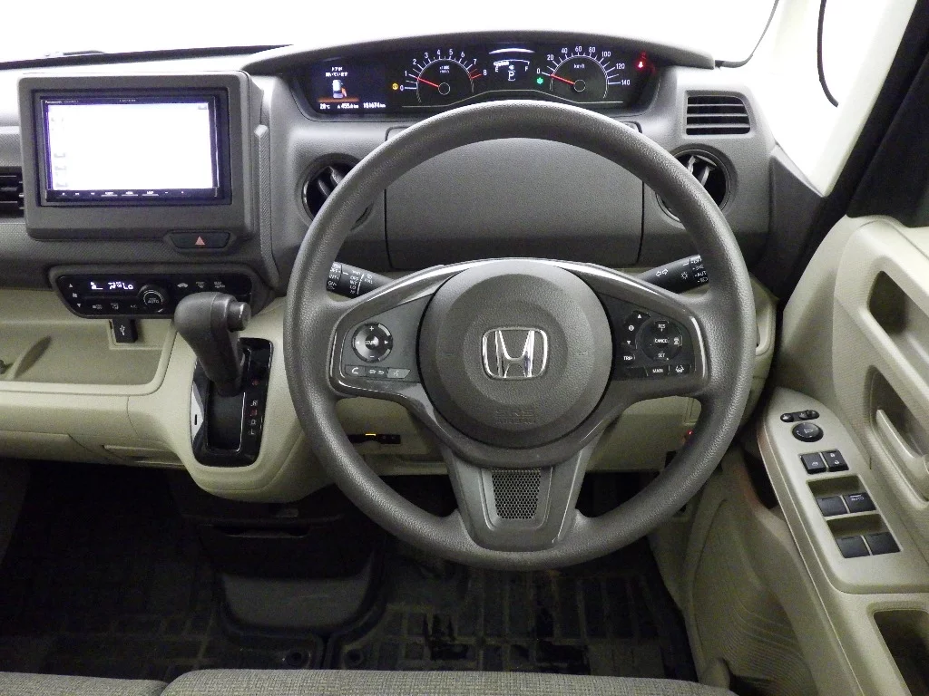 Honda N-Box  с аукциона в Японии