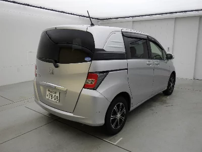 Honda Freed Spike