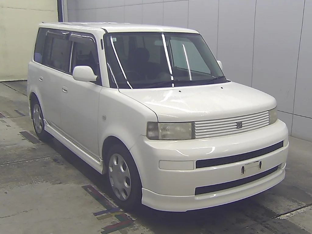Toyota bB  с аукциона в Японии