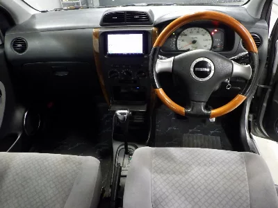 Daihatsu Mira Avy