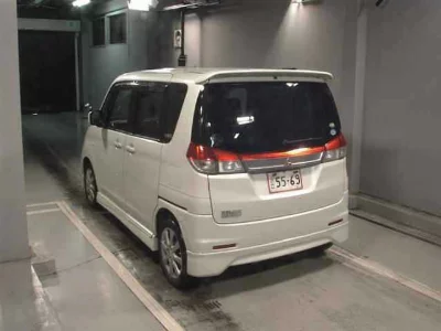 Mitsubishi Delica D:2