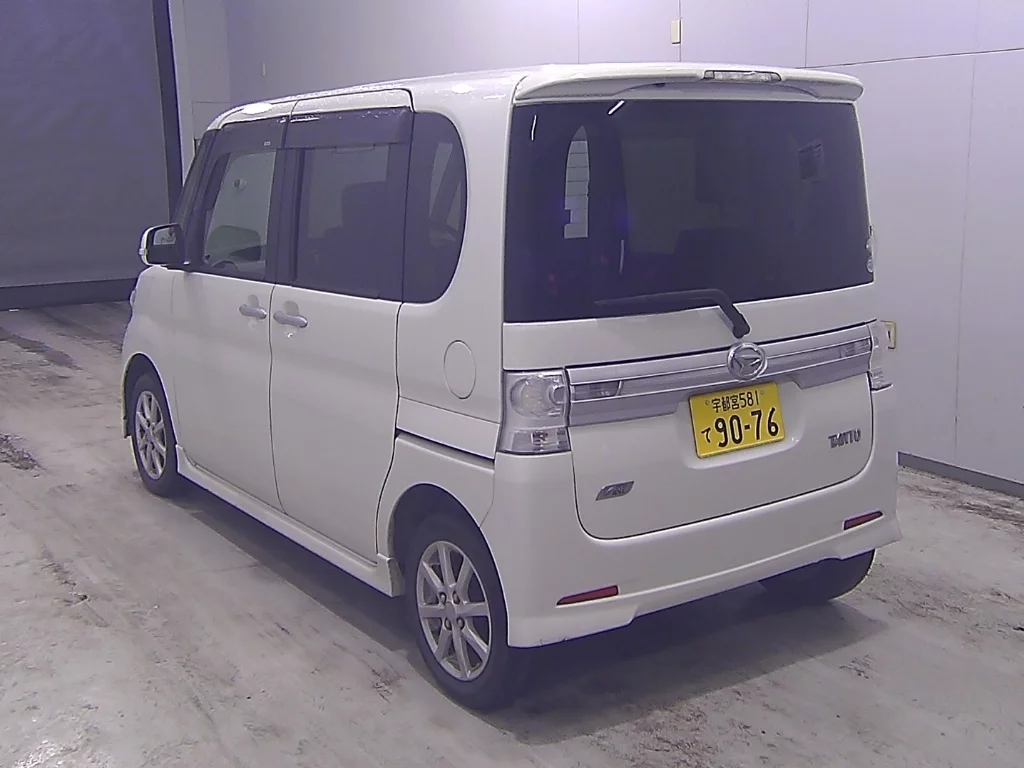 Daihatsu Tanto  с аукциона в Японии