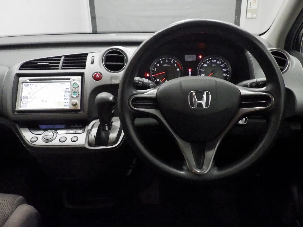 Honda Stream  с аукциона в Японии