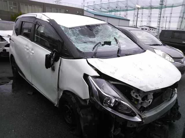 Toyota Sienta  с аукциона в Японии