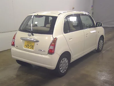Daihatsu Mira Gino