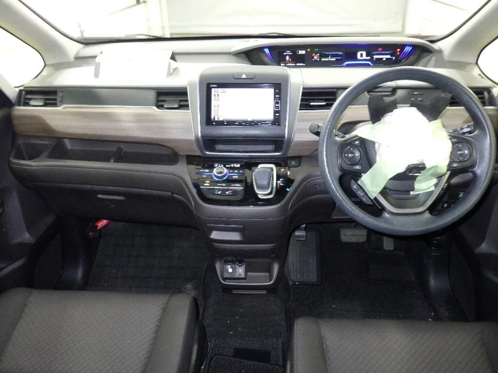 Honda Freed  с аукциона в Японии