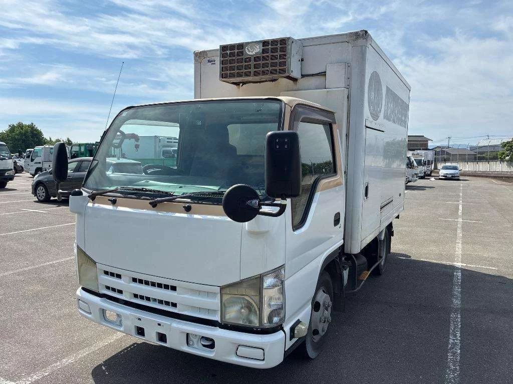 Isuzu Elf  с аукциона в Японии