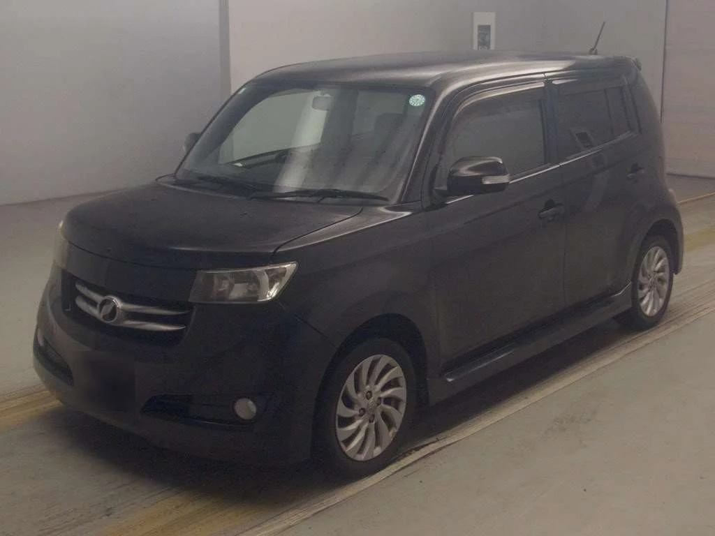 Toyota bB  с аукциона в Японии