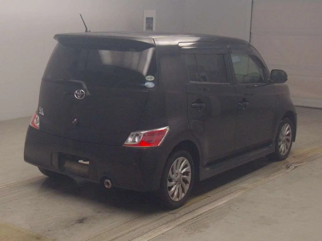 Toyota bB  с аукциона в Японии