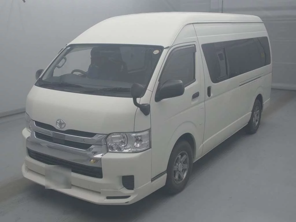 Toyota RegiusAce  с аукциона в Японии