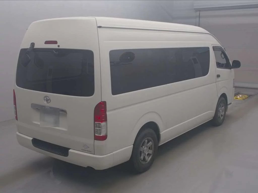 Toyota RegiusAce  с аукциона в Японии