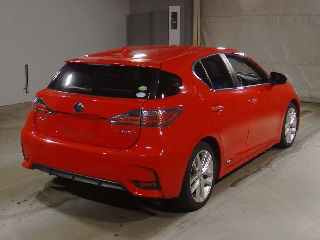 Lexus CT200h  с аукциона в Японии