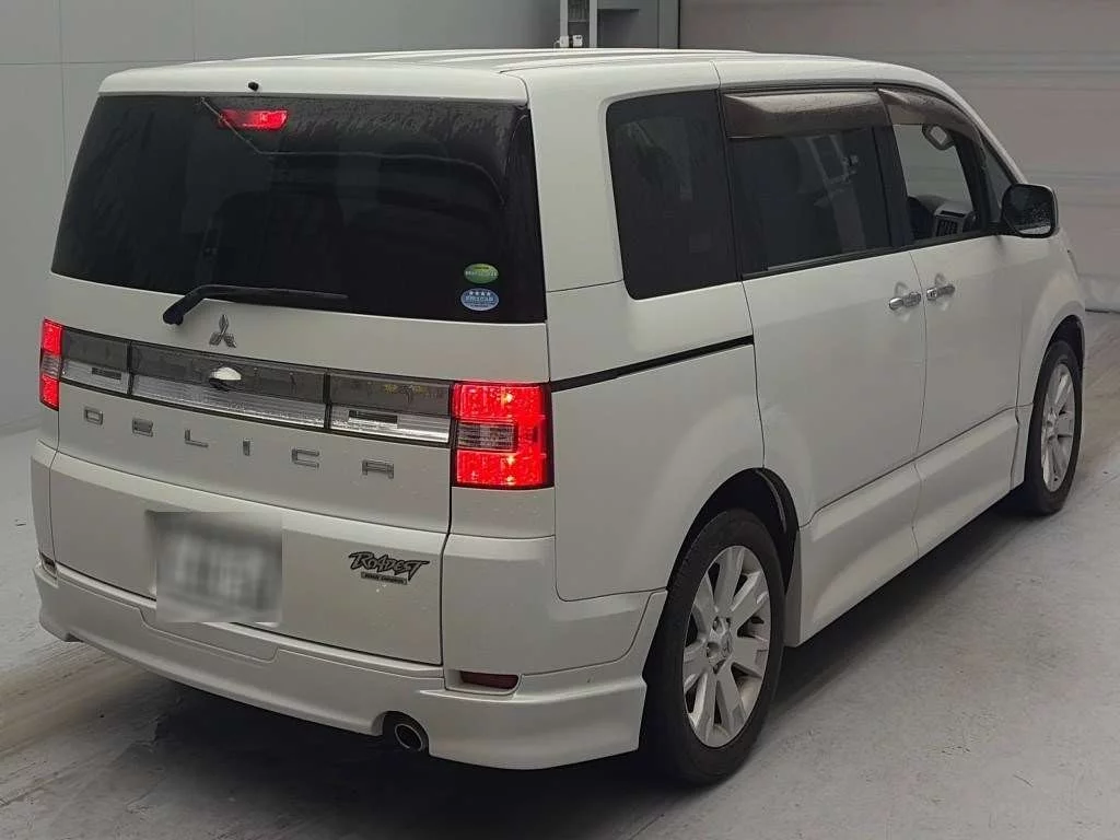 Mitsubishi Delica D:5  с аукциона в Японии