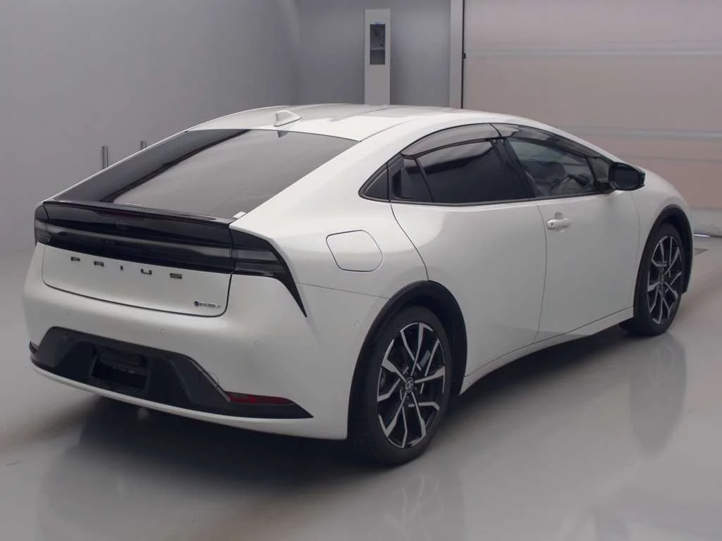 Toyota Prius  с аукциона в Японии