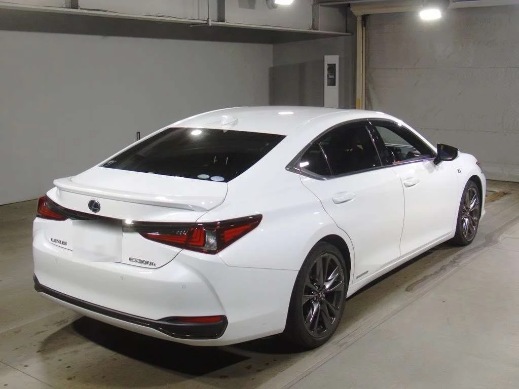 Lexus ES300h  с аукциона в Японии
