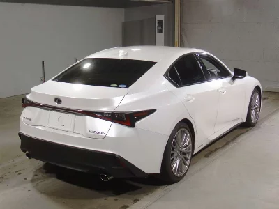 LEXUS IS