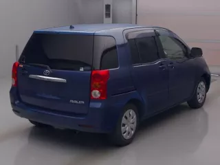 Toyota Raum  с аукциона в Японии