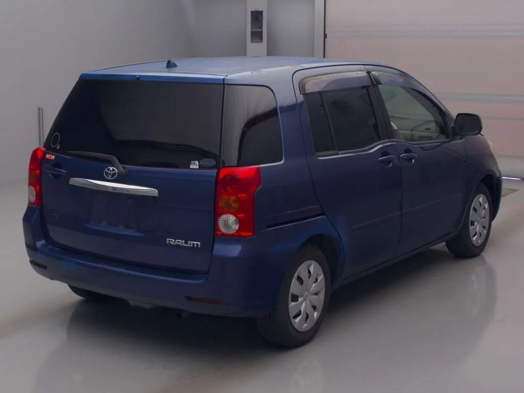 Toyota Raum  с аукциона в Японии