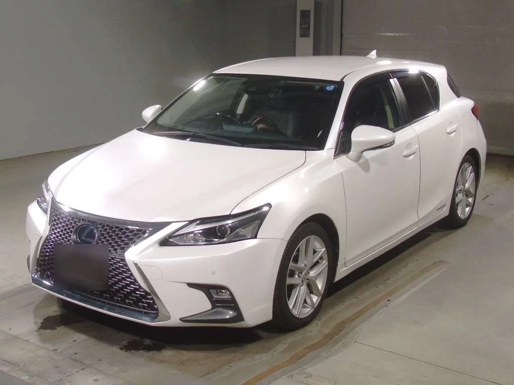 Lexus CT200h  с аукциона в Японии
