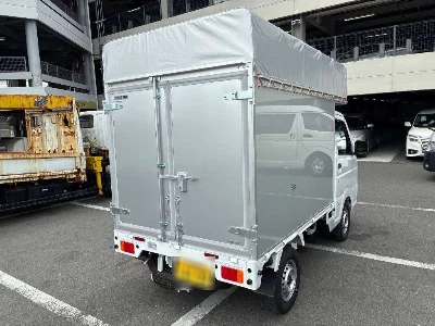 Nissan NT100 Clipper