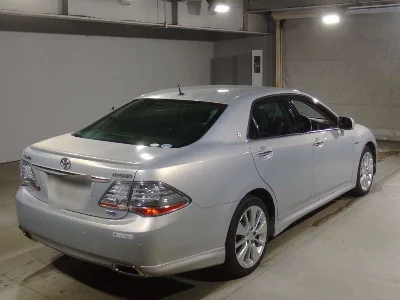 Toyota CROWN HYBRID