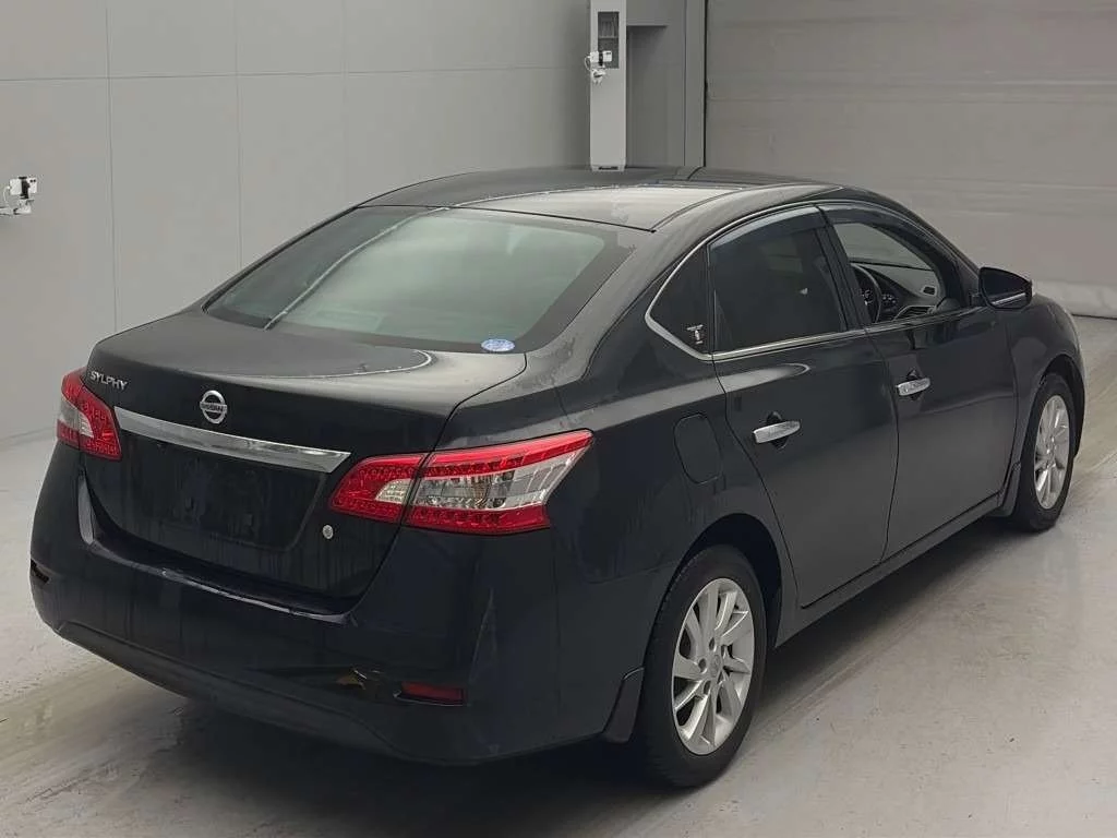 Nissan Sylphy  с аукциона в Японии