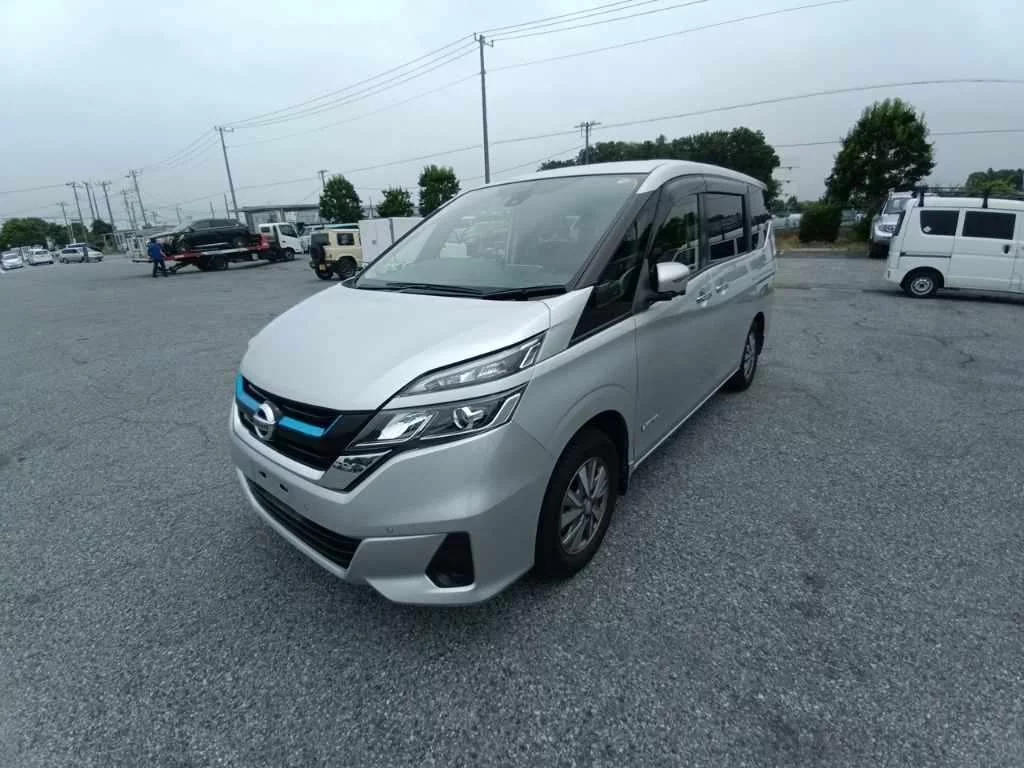 Nissan Serena  с аукциона в Японии