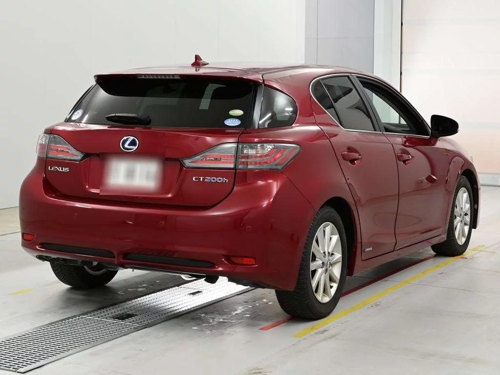 Lexus CT200h  с аукциона в Японии