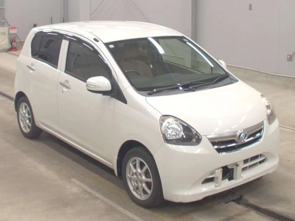 Daihatsu Mira e:S  с аукциона в Японии