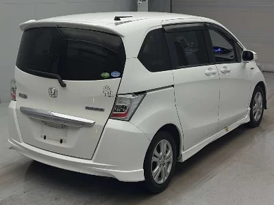 Honda FREED SPIKE HYBRID
