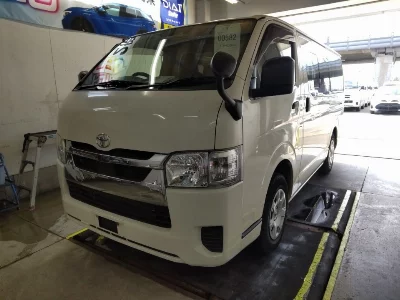 TOYOTA HIACE