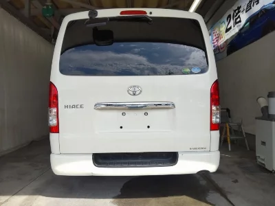TOYOTA HIACE