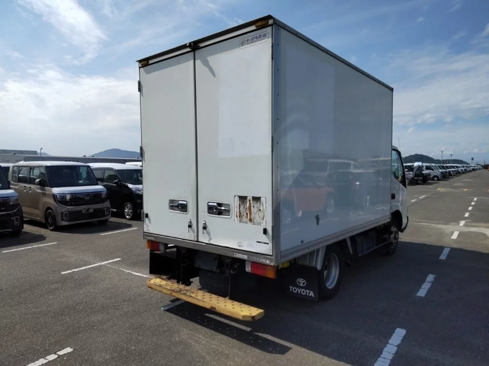 Toyota ToyoAce  с аукциона в Японии
