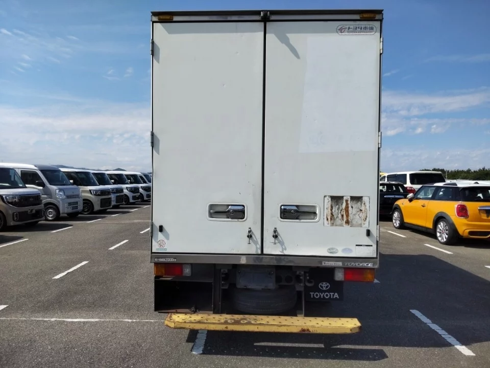 Toyota ToyoAce  с аукциона в Японии