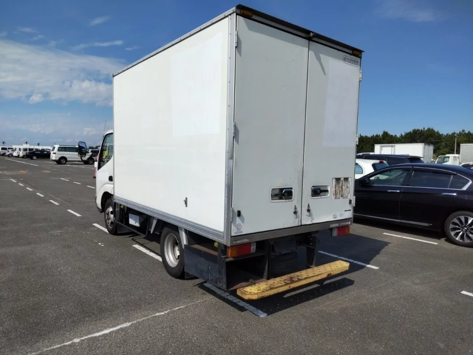Toyota ToyoAce  с аукциона в Японии
