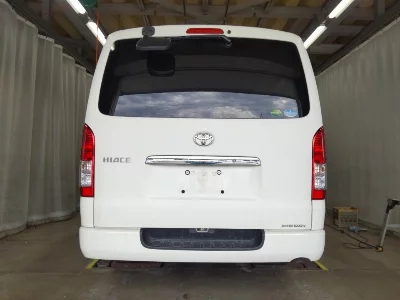 TOYOTA HIACE