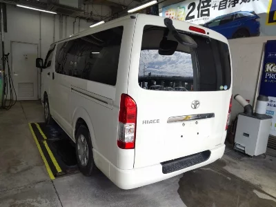 TOYOTA HIACE