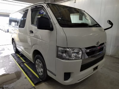 TOYOTA HIACE