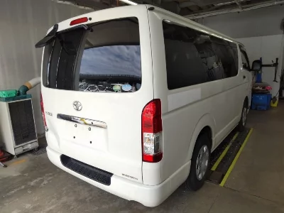 TOYOTA HIACE