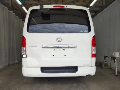 TOYOTA HIACE
